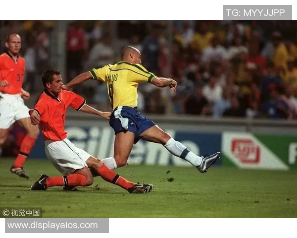 足球明星驾驶豪车展现风采视频精彩回顾与幕后花絮分享