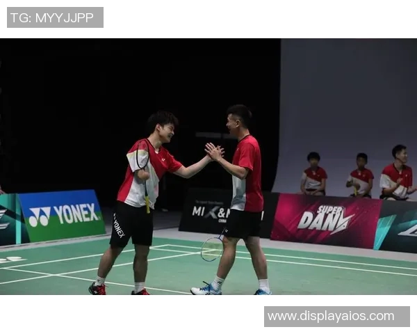 重庆羽毛球队与南京羽毛球队赛后复盘分析灵活性表现及战术对比