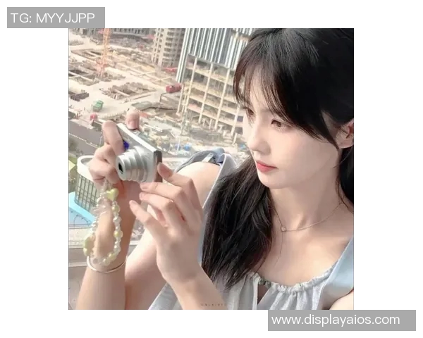 神仙头像与足球明星女孩的梦幻碰撞展现青春活力与运动魅力